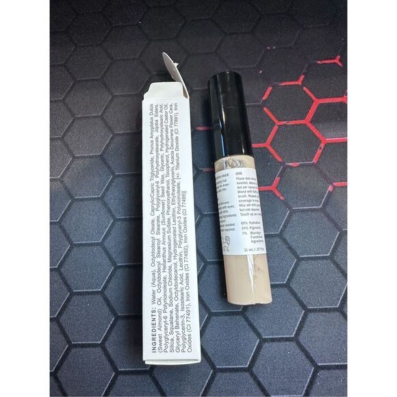 Maxine’s Revenge FRENCH FACE Concealer Concentrate - Color: FAIR cream - Picture 4 of 7